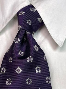 Brooks Brothers SILK Preppy Purple Medallion Tie Made in USA 58"/3 1/4” EUC